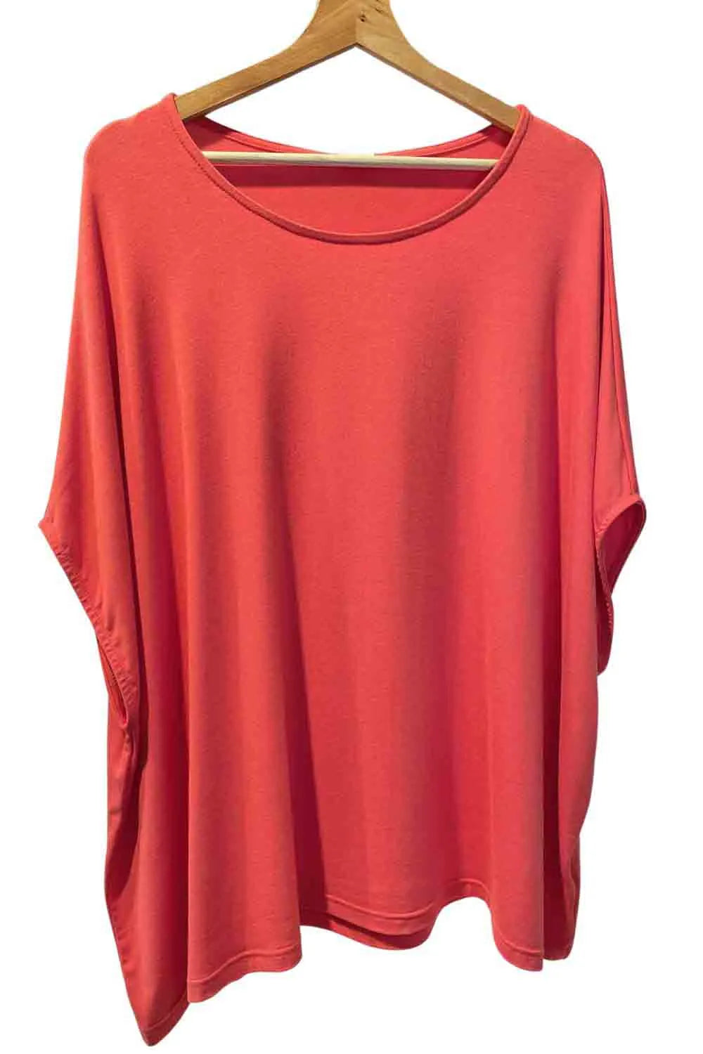 Blusa in Viscosa Bamboo - Sorbet Red, in taglia Unica, è perfetta per tutti tipi di fisici! Realizzata in bambù lyoncell e certificata Oeko-Tex® Standard 100