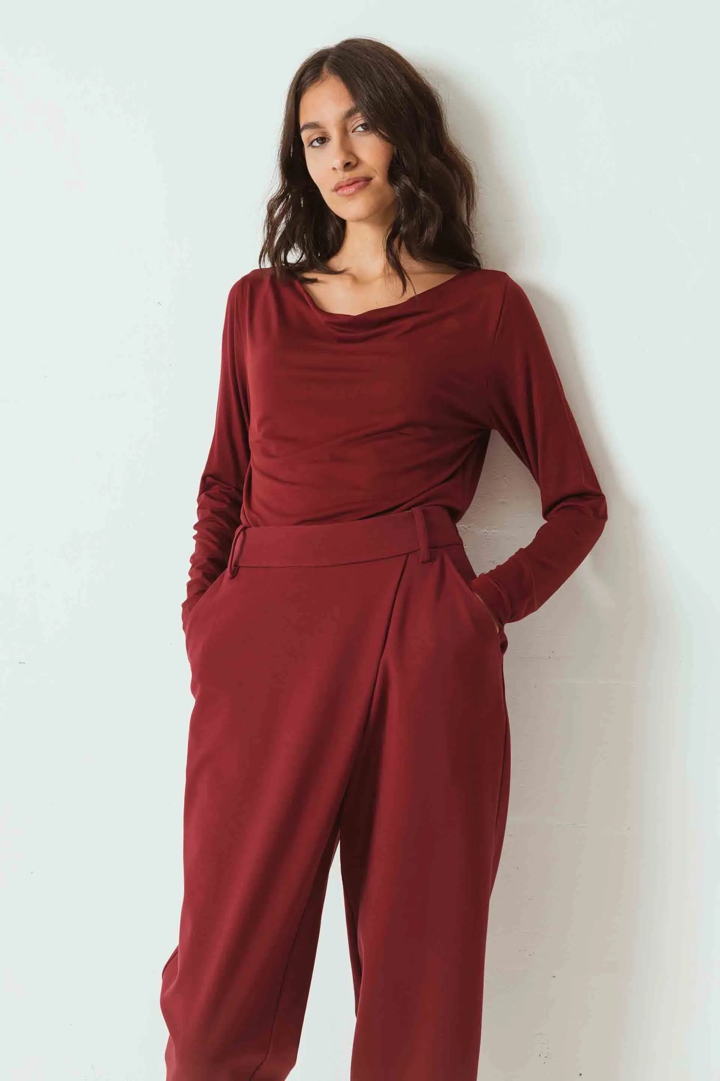 SKFK T-shirt donna bio a manica lunga con collo drappeggiato in TENCEL