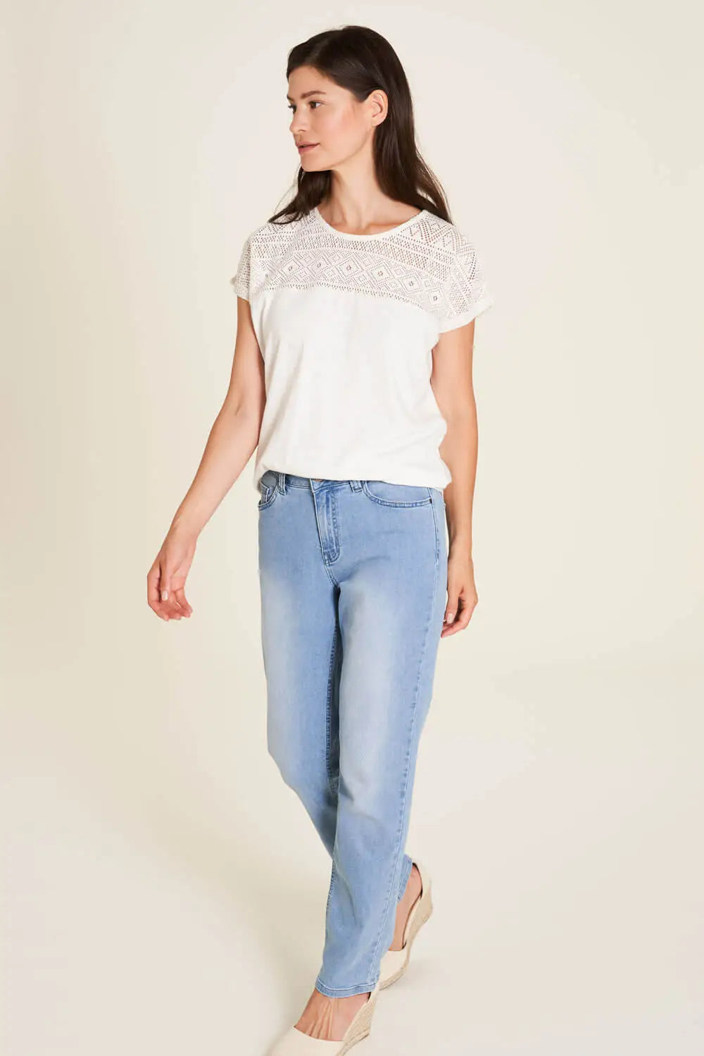 T-shirt in cotone organico sostenibile Maglietta Bio Donna in cotone biologico organico con dettagli in Pizzo