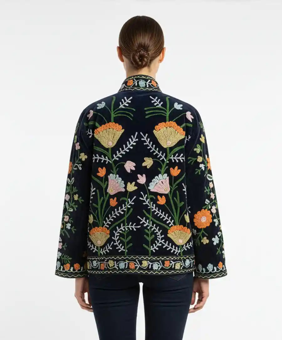 Giacca ricamata in velluto stile Suzani: disegno floreale