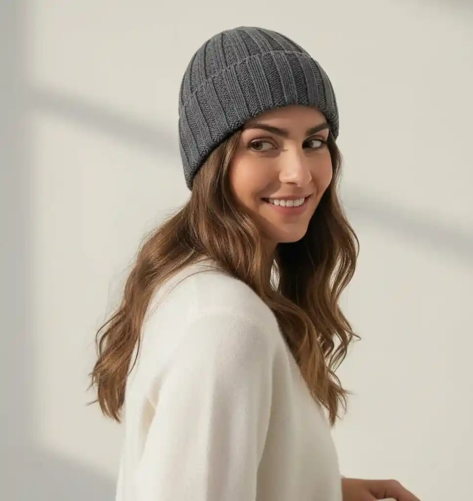 Cappello donna in cashmere grigio scuro