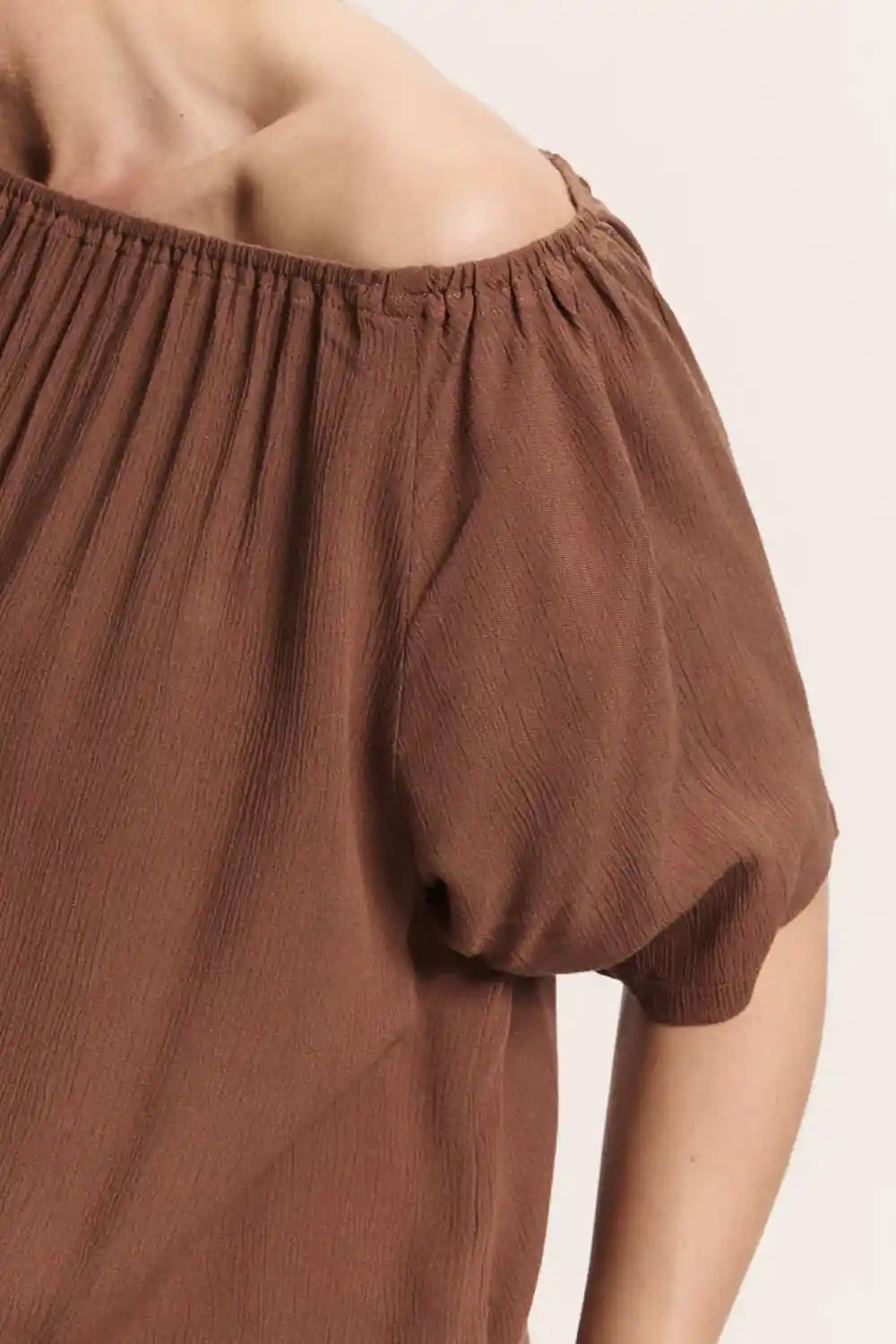 Blusa viscosa EcoVero off shoulder spalle scoperte