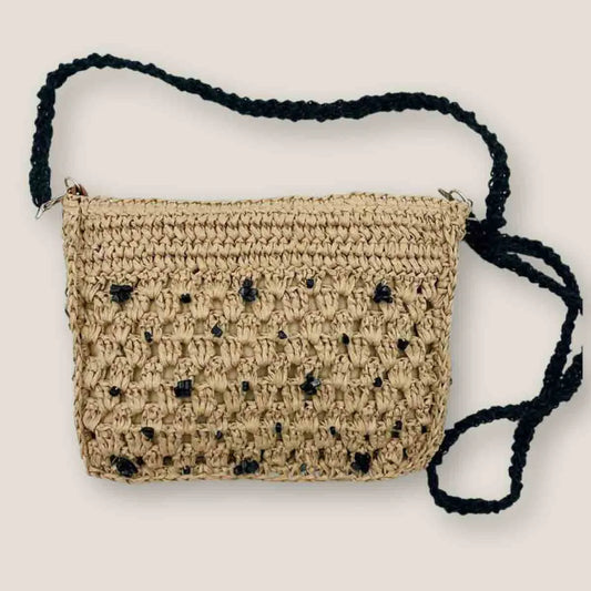 Borsa estiva a uncinetto in Rafia naturale con pietre nere e tracolla in canapa fatta a mano