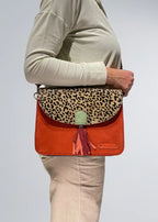 Borsa Scamosciata con Tracolla come la indosso