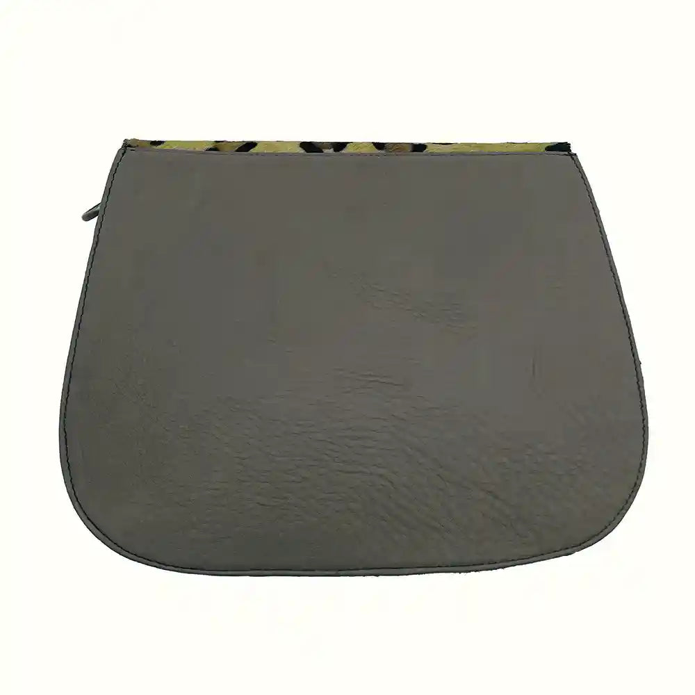 Borsa in pelle scamosciata con tracolla color viola