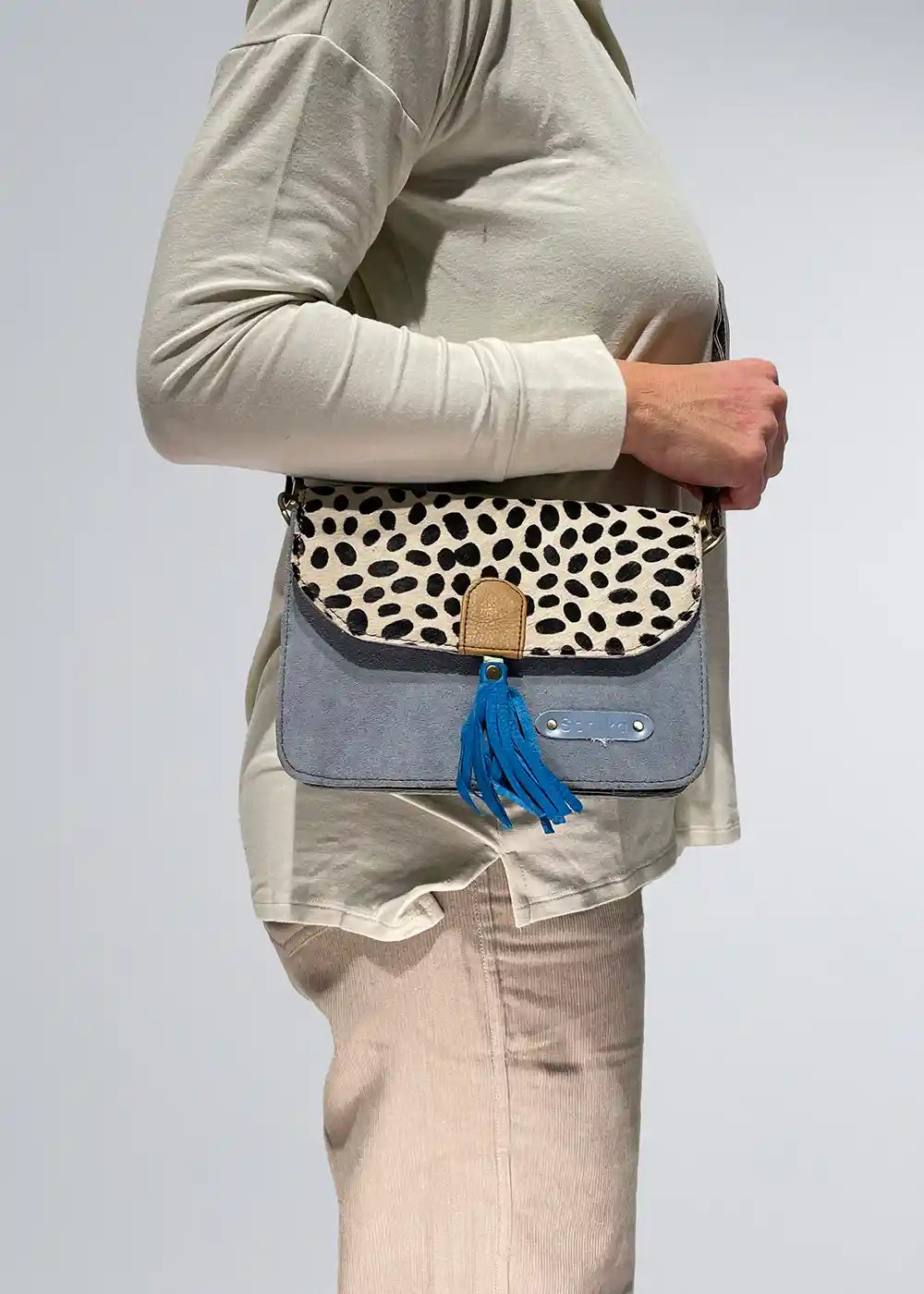 Borsetta Scamosciata con Tracolla come la indosso