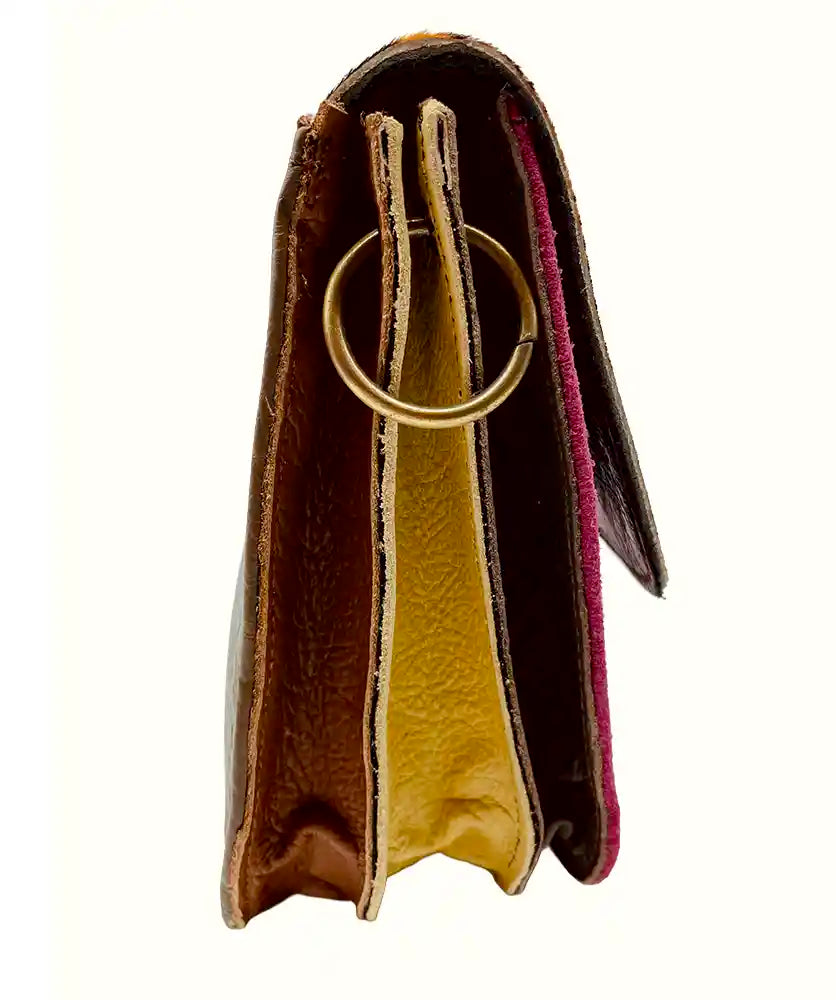 Borsetta magenta in pelle scamosciata riciclata