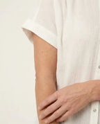 Camicia scollo coreano cotone bio bianca con manica scesa