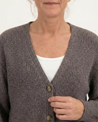 Dettaglio 3 bottoni centrali cardigan cotone biologico 