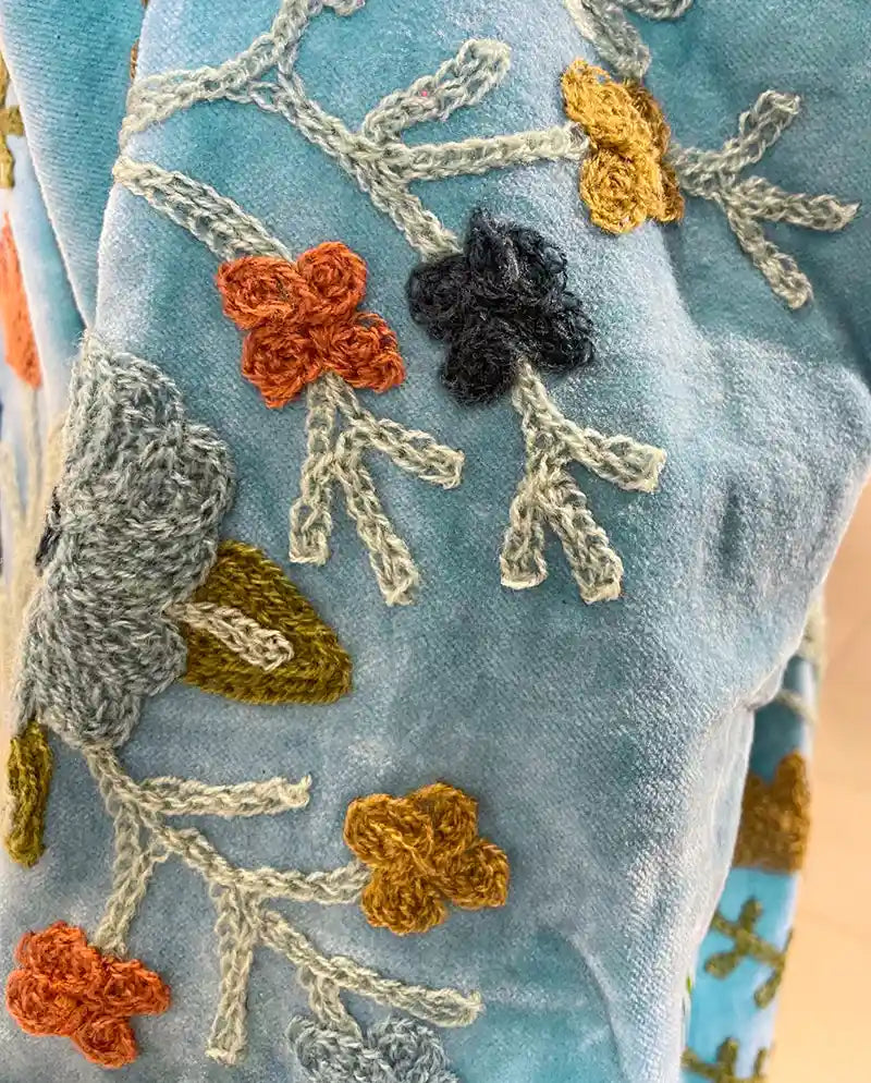 Giacca in stile Suzani in velluto ricamato a mano