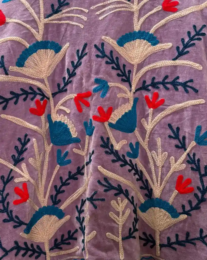 Giacca in stile Suzani in velluto ricamato a mano