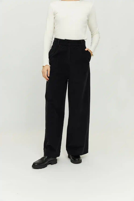 Pantaloni a palazzo da donna per l'inverno 