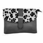 Pochette celeste in pelle riciclata
